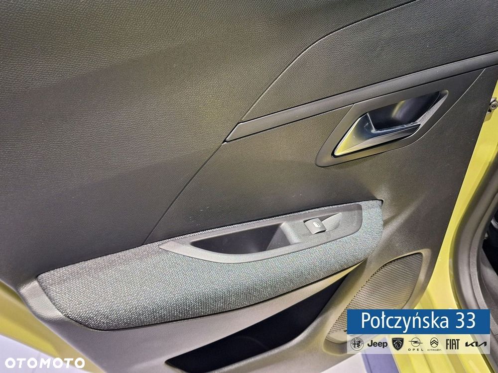 Peugeot 208 - 12