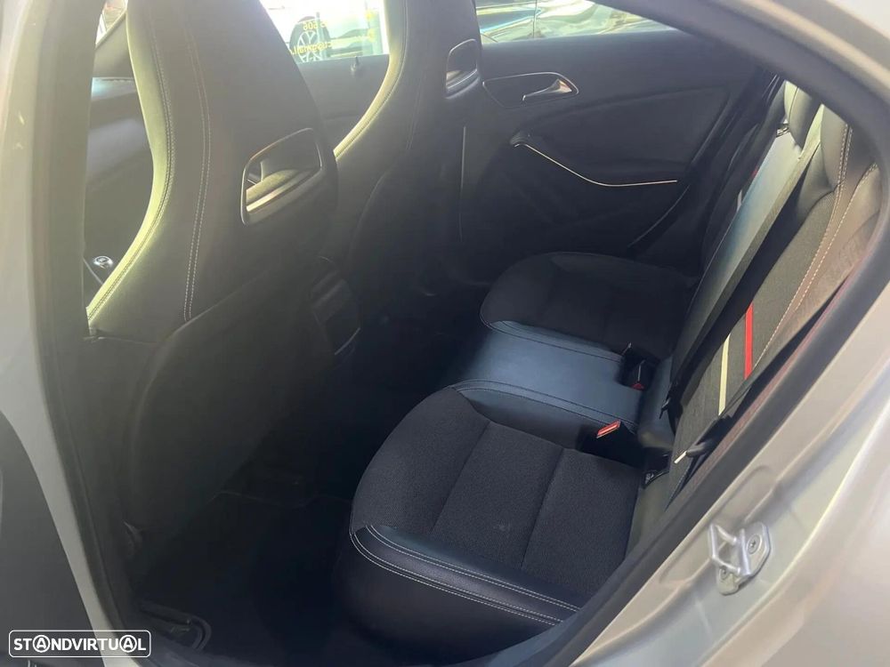 Mercedes-Benz A 180 d Urban - 12