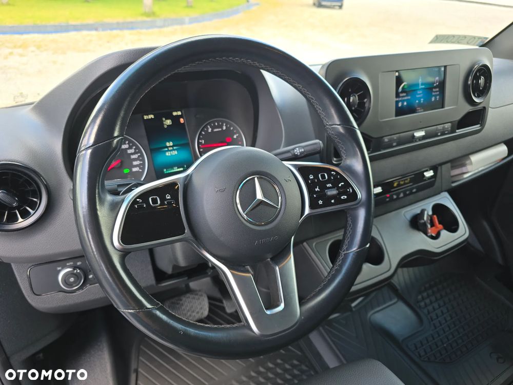 Mercedes-Benz SPRINTER 319 3.0 CDI KONTENER 4,28cmDługi 2,29cmSzero 2,24cmWysok + WINDA 750Kg 42Tyś km SERWIS DO OSTATNIEGO Km ASO MERCEDES-BENZ SALON PL STAN NOWY NOWY NOWY FABRYCZNA GWARANCJA - 34