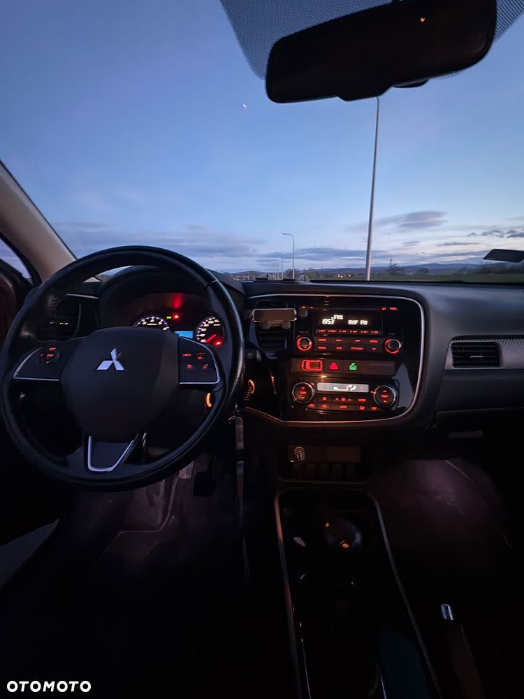 Mitsubishi Outlander 2.0 City Style 2WD - 12