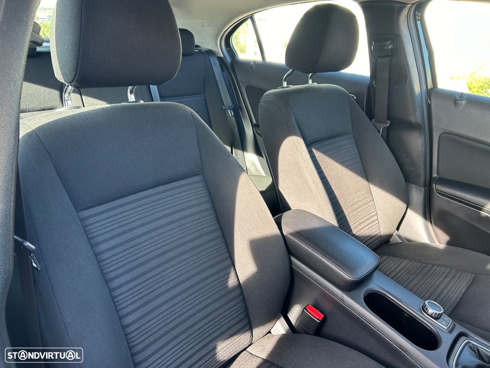 Mercedes-Benz A 180 d Activity Edition - 10