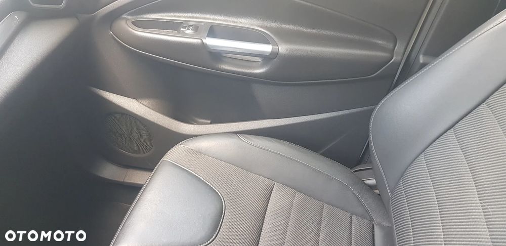 Ford Kuga - 10