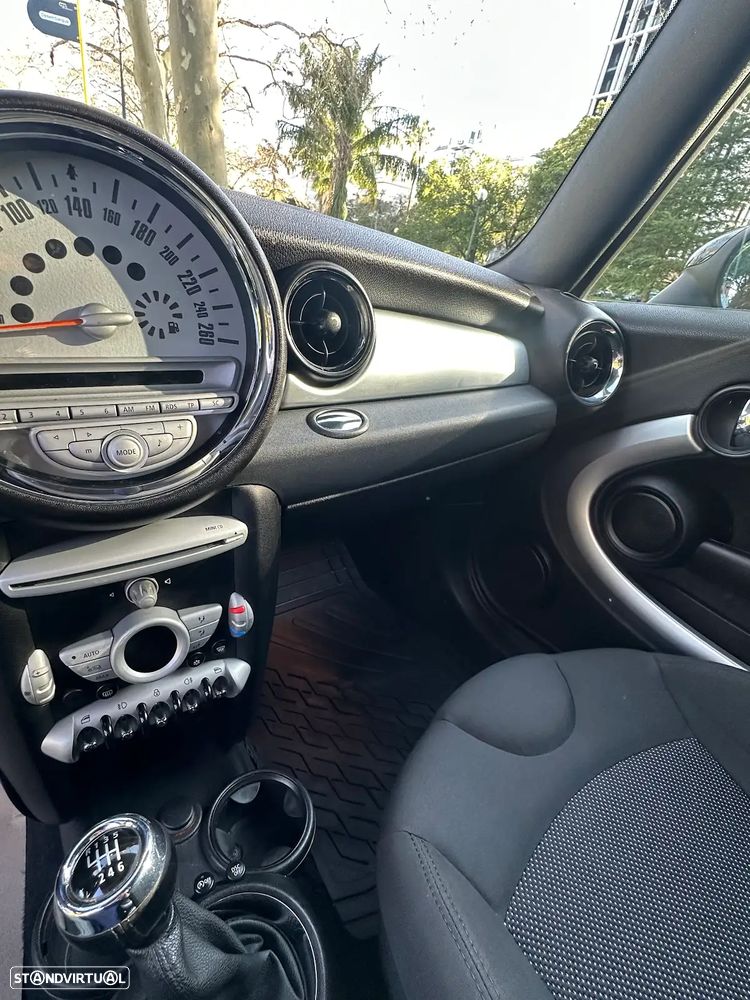 MINI 3 Portas Cooper D - 16