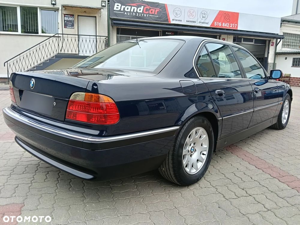 BMW Seria 7 - 8