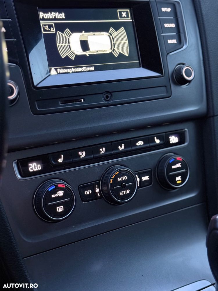 Volkswagen Golf - 10