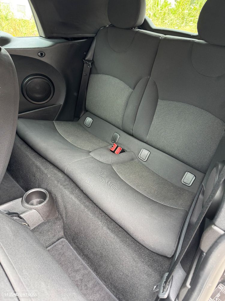 MINI Cabrio Cooper D - 8