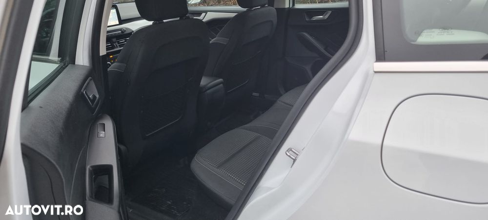Ford Focus 1.5 EcoBlue Connected - 6