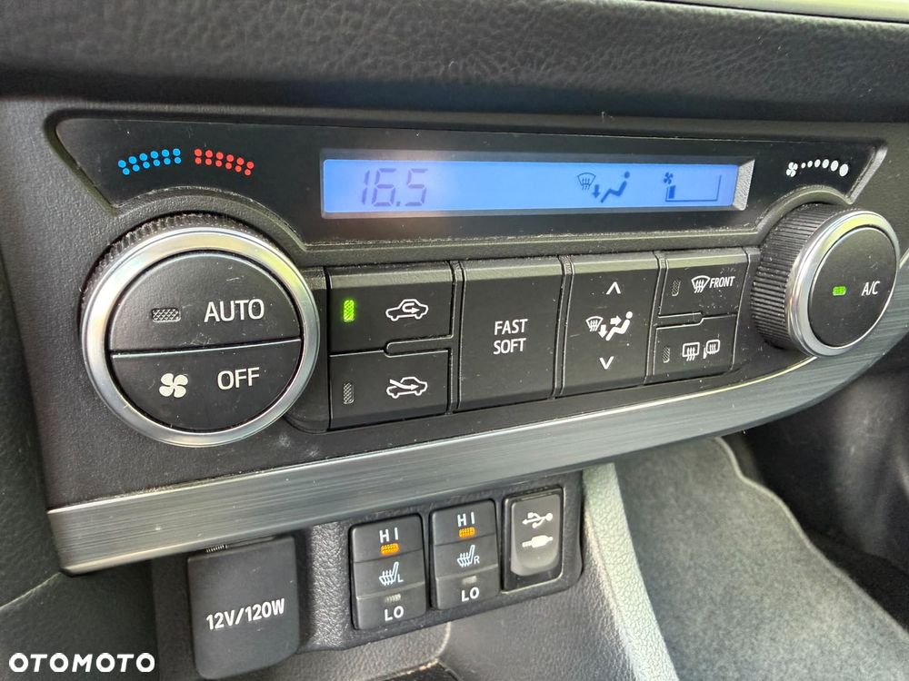 Toyota Auris - 16