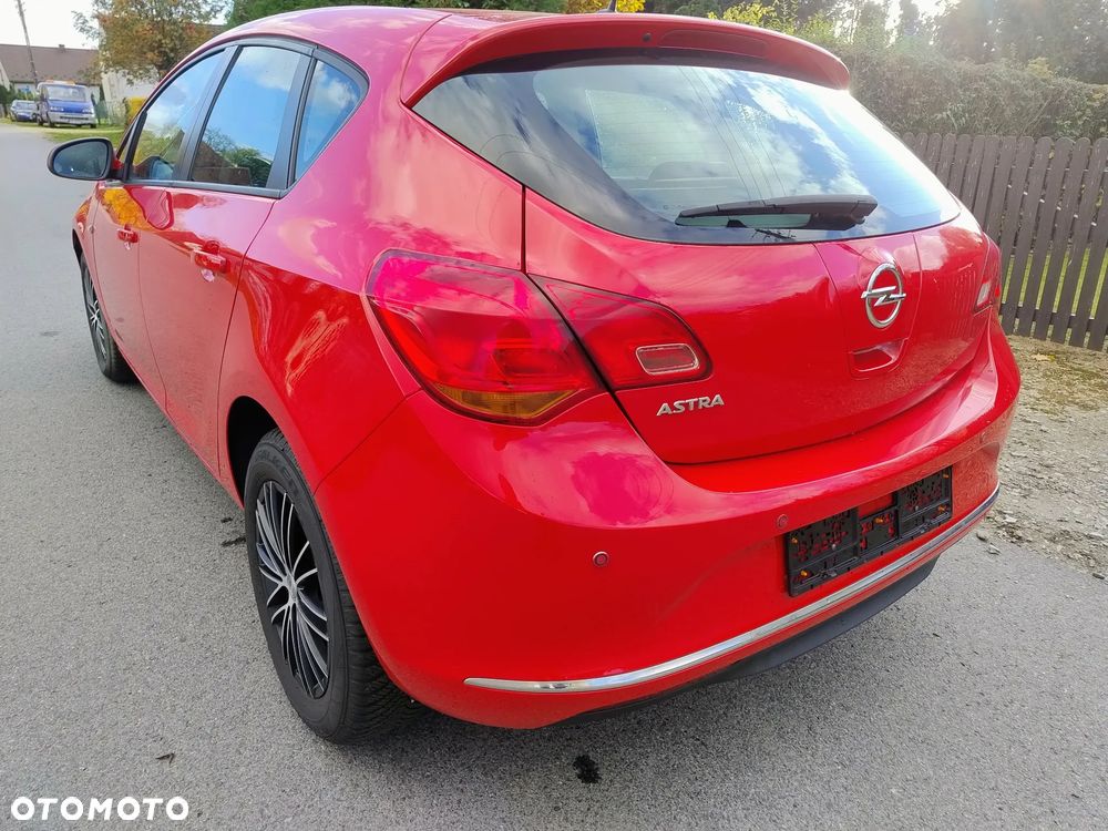 Opel Astra 1.6 Design Edition - 23