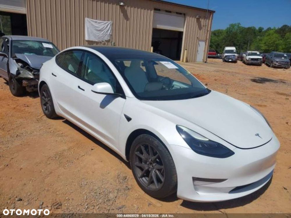 Tesla Model 3 - 3