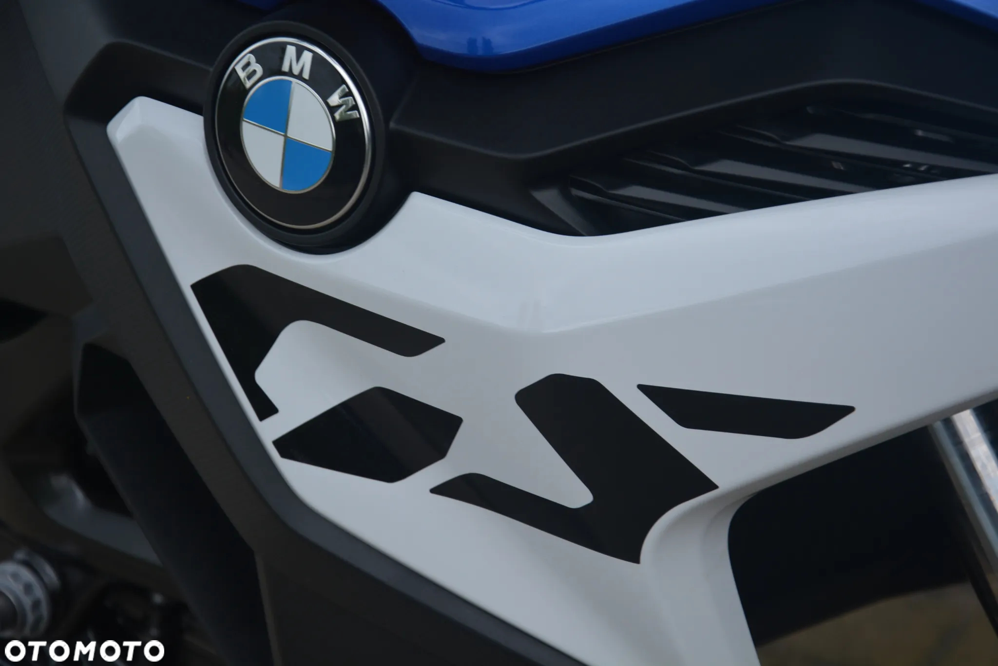 BMW F - 9