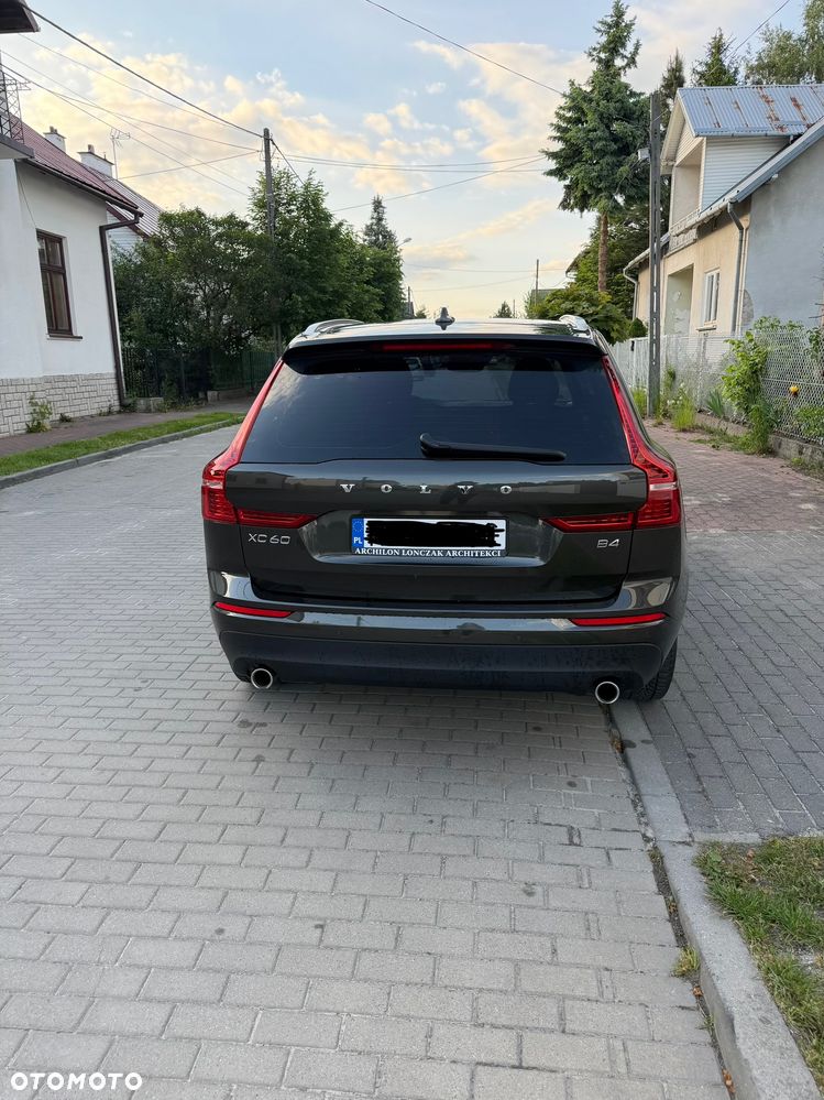 Volvo XC 60 B4 B Momentum - 6