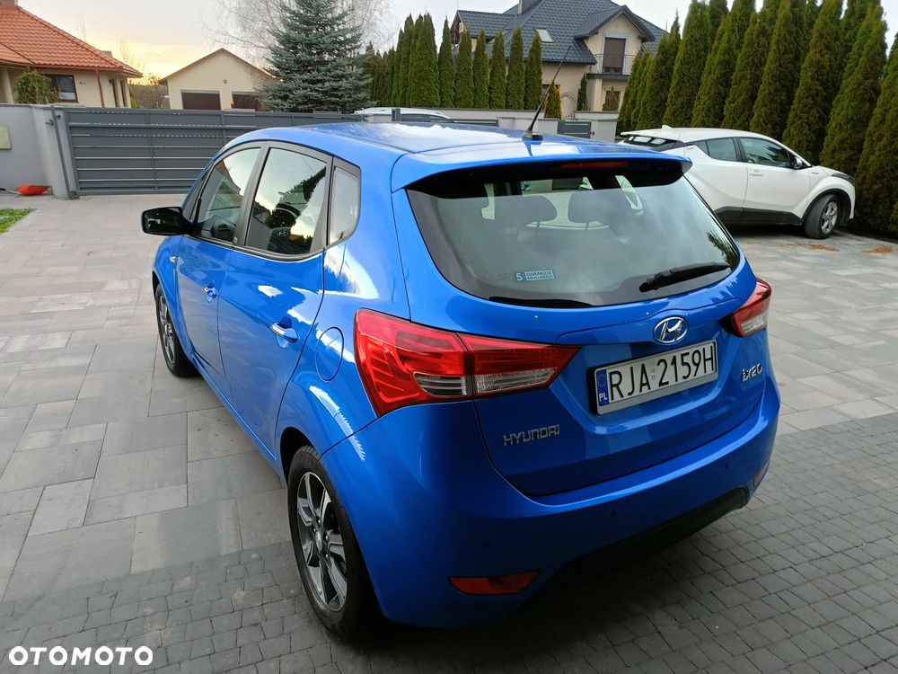 Hyundai ix20 1.4 blue - 11