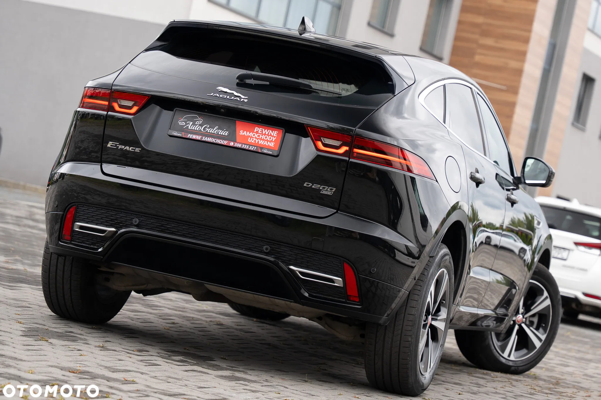 Jaguar E-Pace D200 AWD R-Dynamic - 8