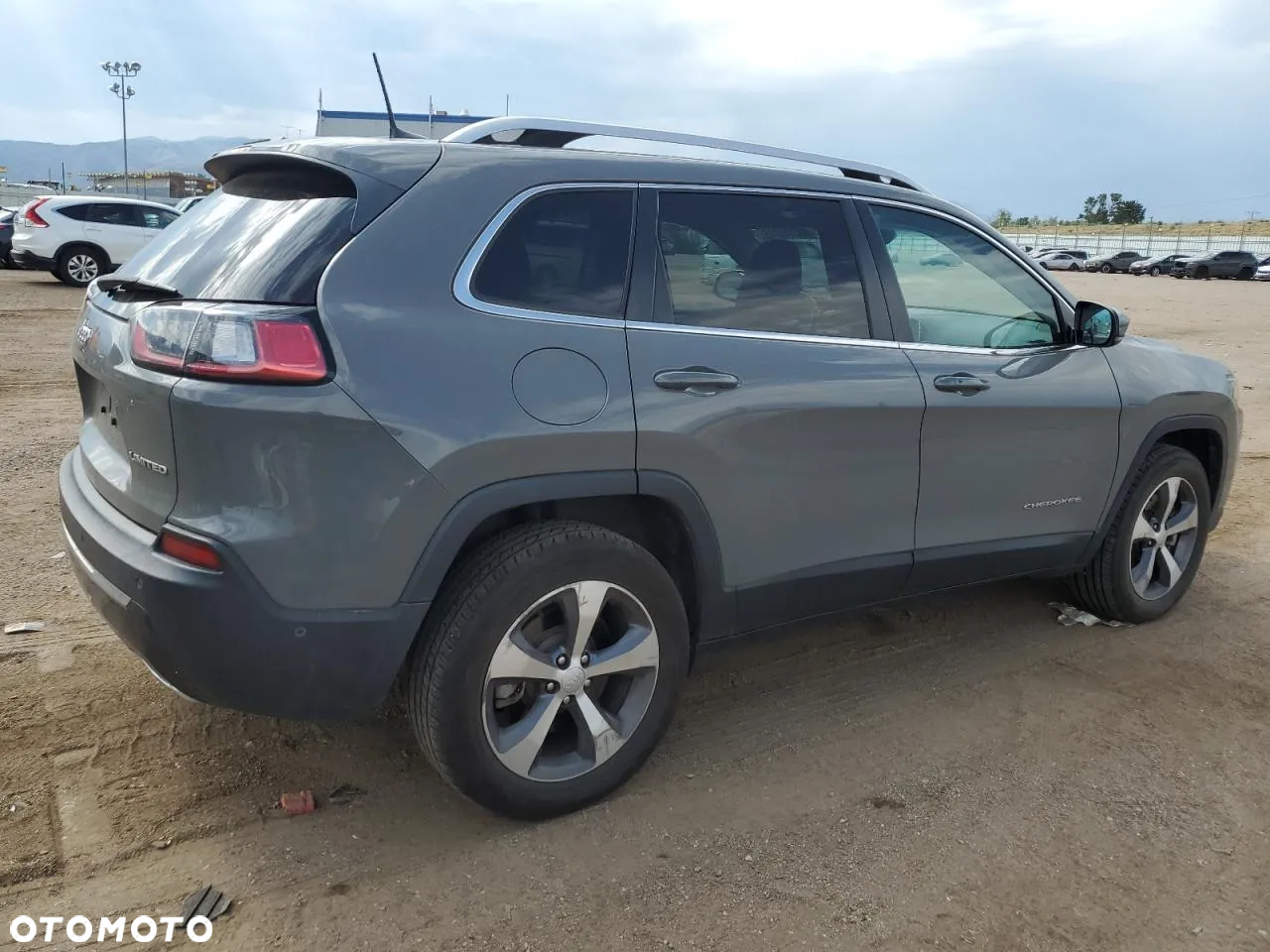 Jeep Cherokee - 4