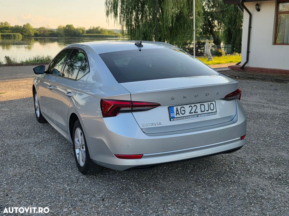 Skoda Octavia 2.0 TDI DSG Ambition - 11