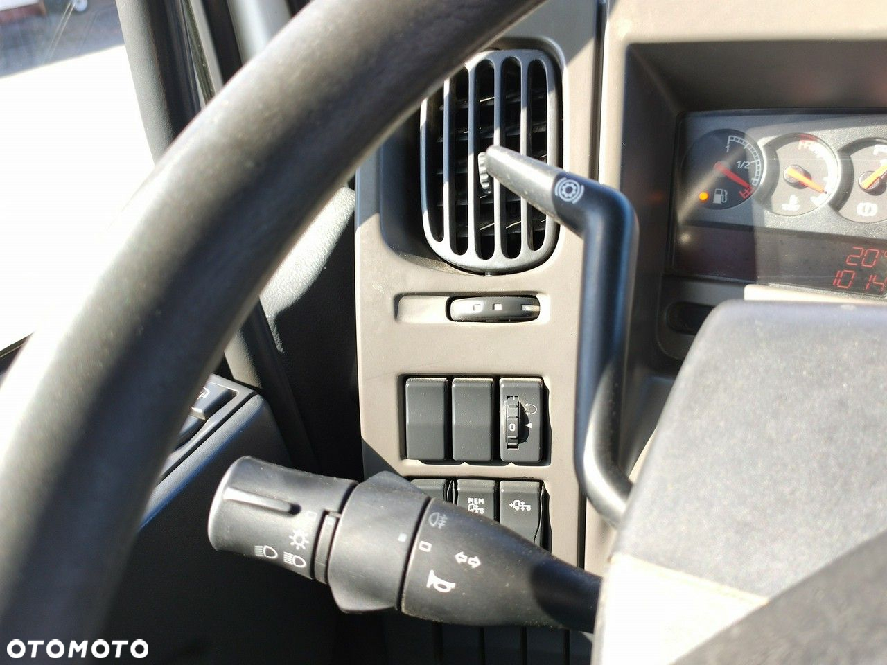 Renault Midlum 180.240DXI + HDS HYVA HB170E2 Udzwig 3.6Tony - 24
