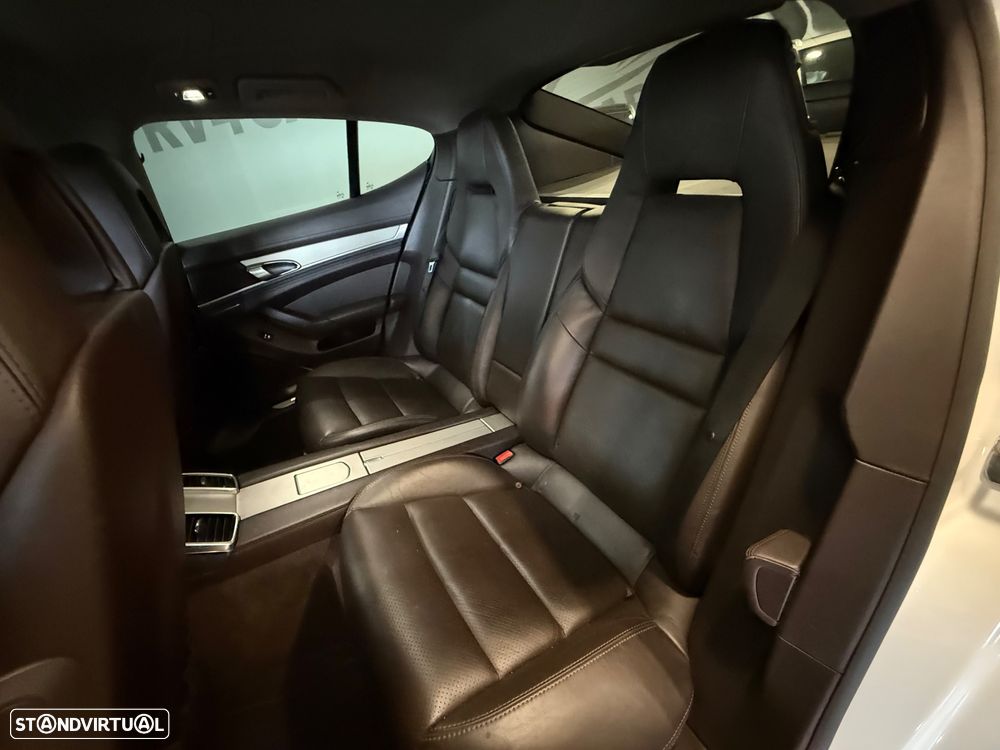 Porsche Panamera 3.0 V6 - 11