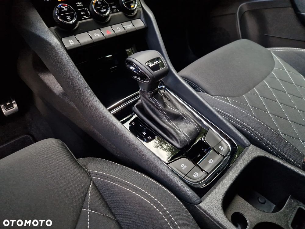 Skoda Karoq 1.5 TSI ACT Sportline DSG - 18
