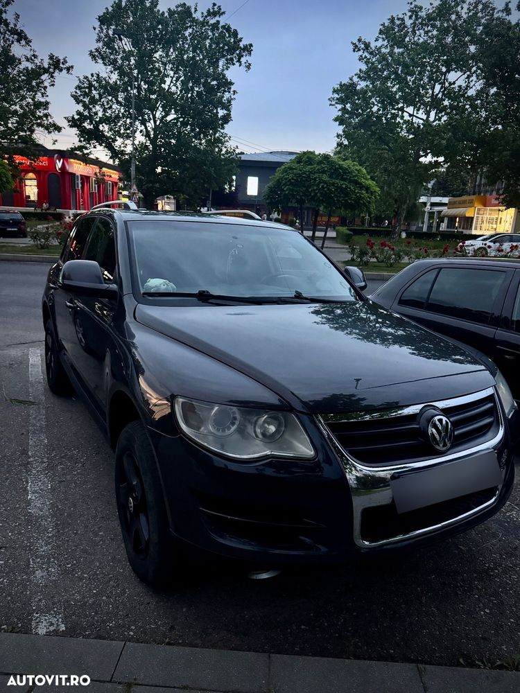 Volkswagen Touareg - 1