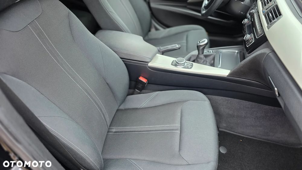 BMW Seria 3 318d Sport Line - 20