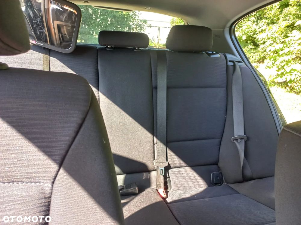 BMW Seria 1 116i - 22