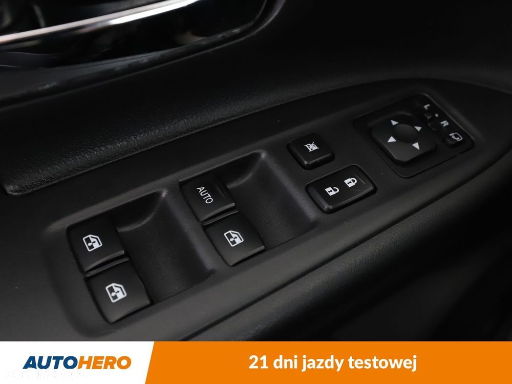 Mitsubishi Outlander - 32