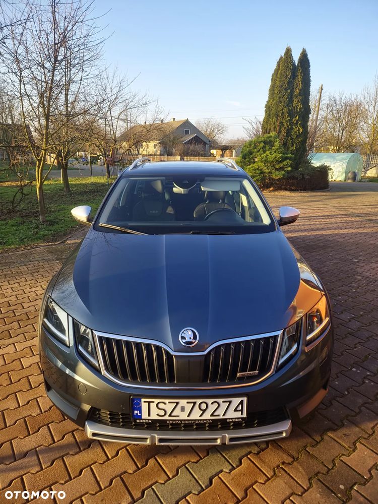 Skoda Octavia Scout 2.0 TDI 4x4 DSG - 2