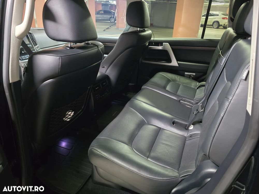 Toyota Land Cruiser 4.5 D-4D V8 Luxury - 7