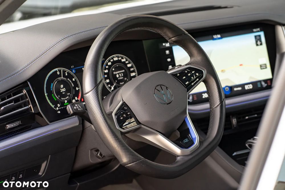 Volkswagen Touareg - 38