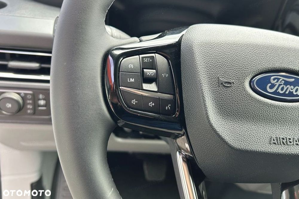 Ford Tourneo Custom - 14