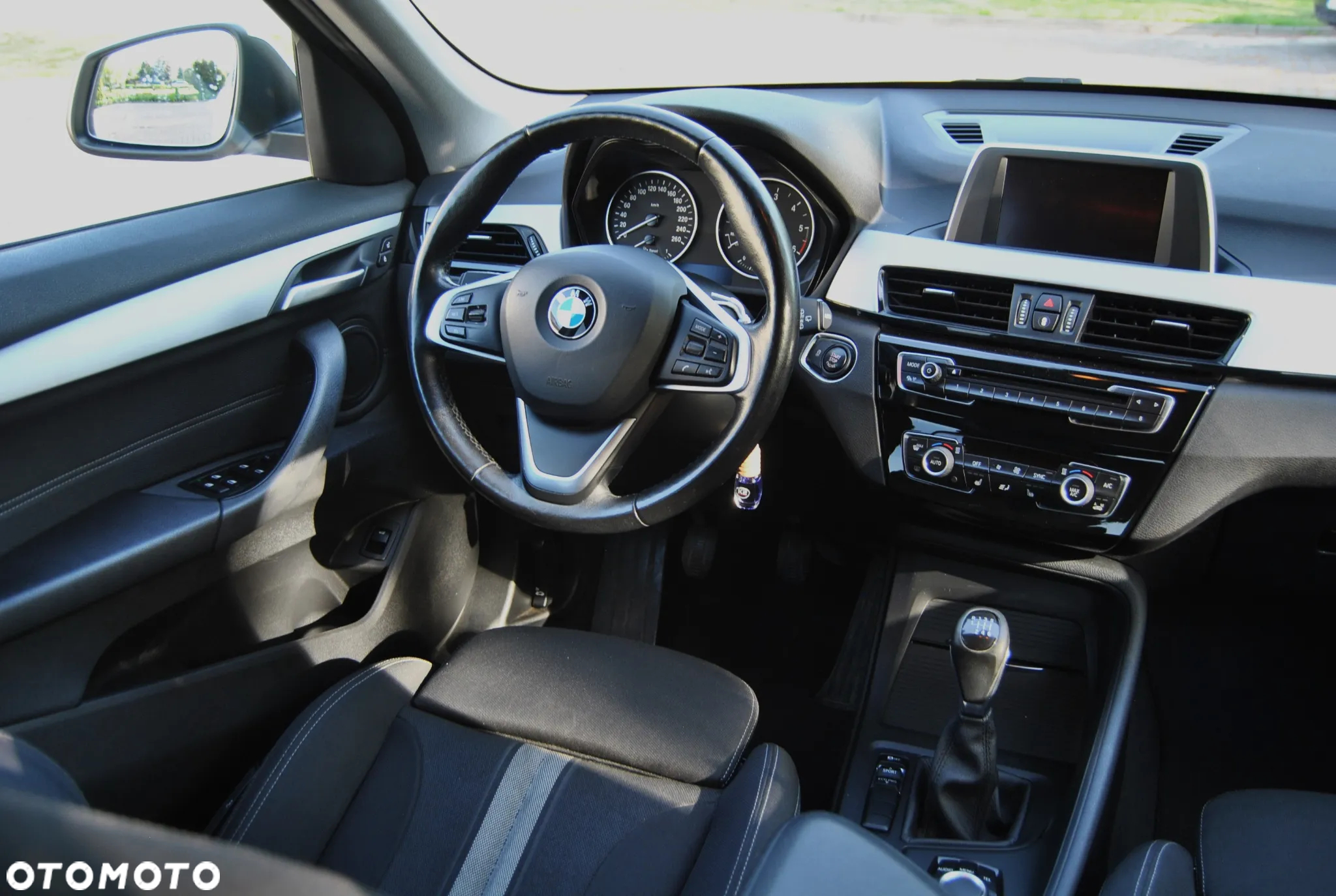 BMW X1 sDrive18d - 11