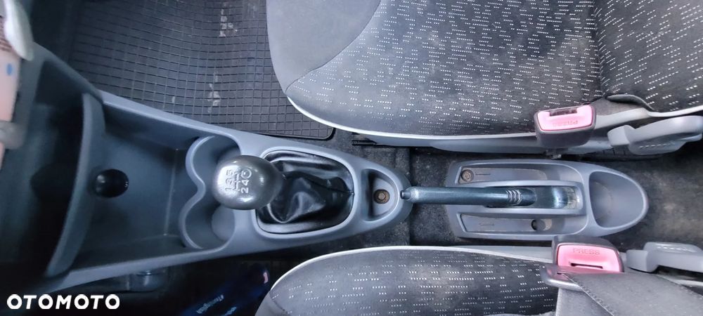 Peugeot 107 1.0 Trendy - 31