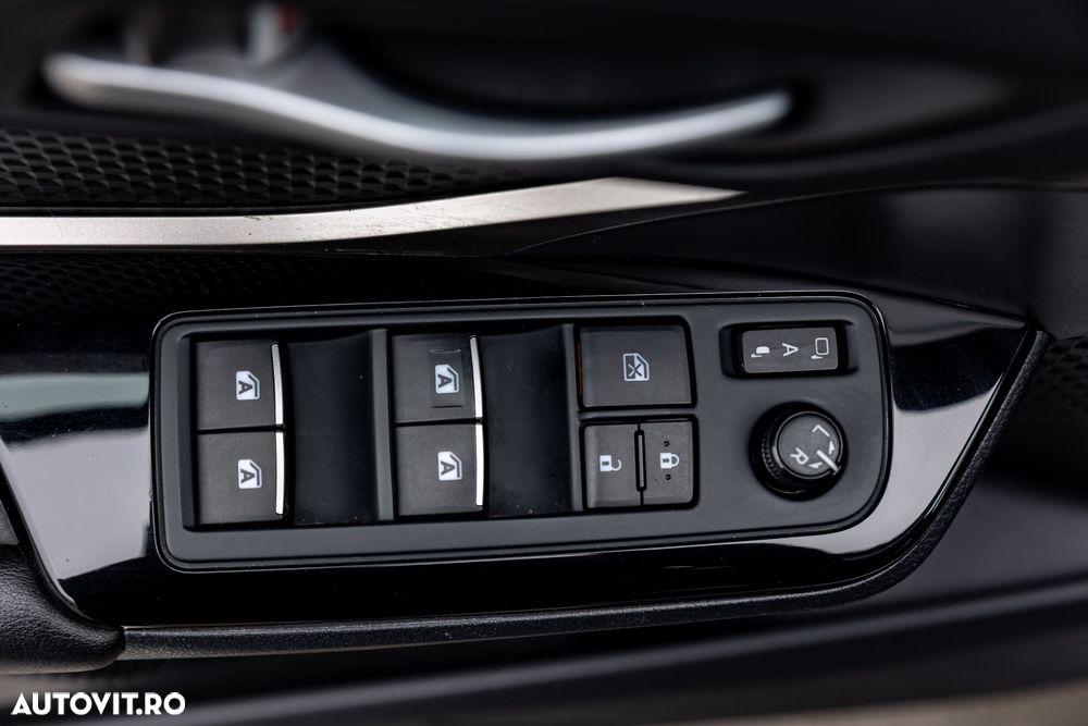 Toyota C-HR 1.8 HSD 122 CP 4x2 CVT C-lassy - 21