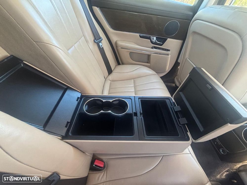 Jaguar XJ 3.0 D V6 Luxury - 27