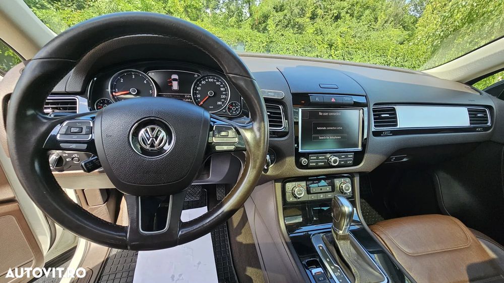 Volkswagen Touareg - 11