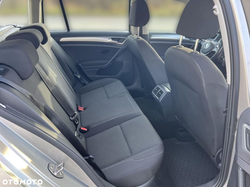 Volkswagen Golf - 16