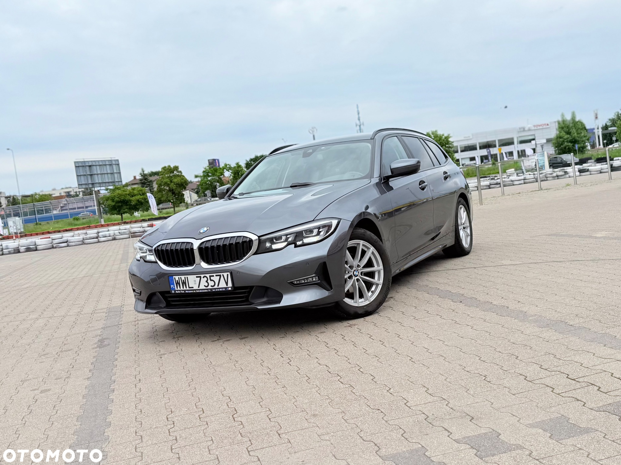BMW Seria 3 318d Touring Advantage - 2