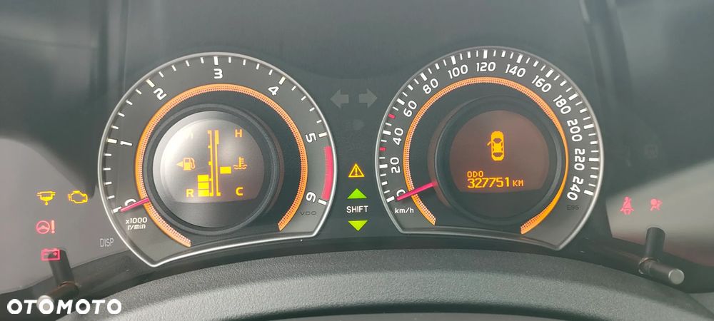 Toyota Auris 1.4 D-4D Terra - 27