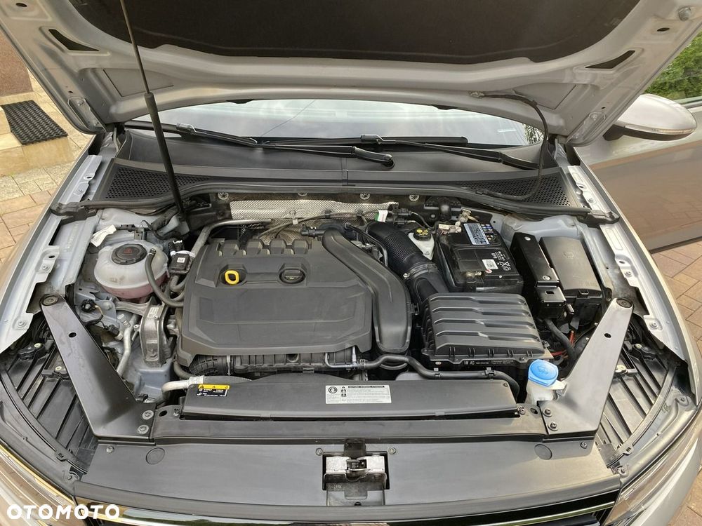 Volkswagen Passat - 34