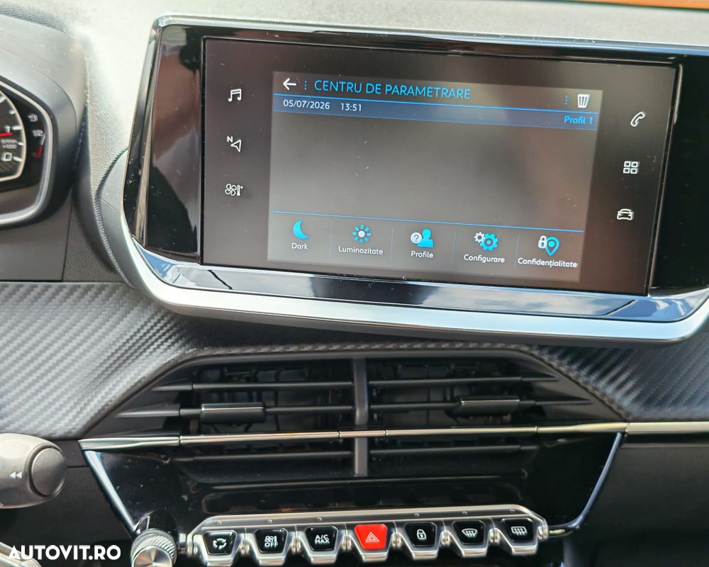 Peugeot 2008 1.2 L PureTech STT Active - 10