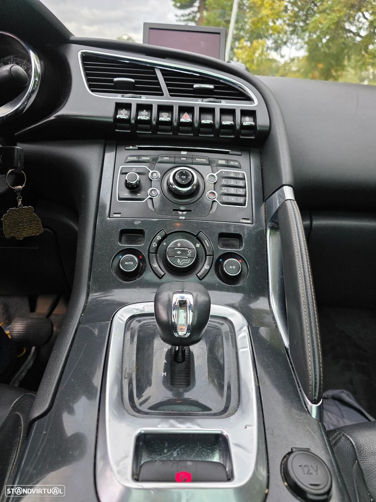 Peugeot 3008 2.0 HDi Hybrid4 99g J18 - 9