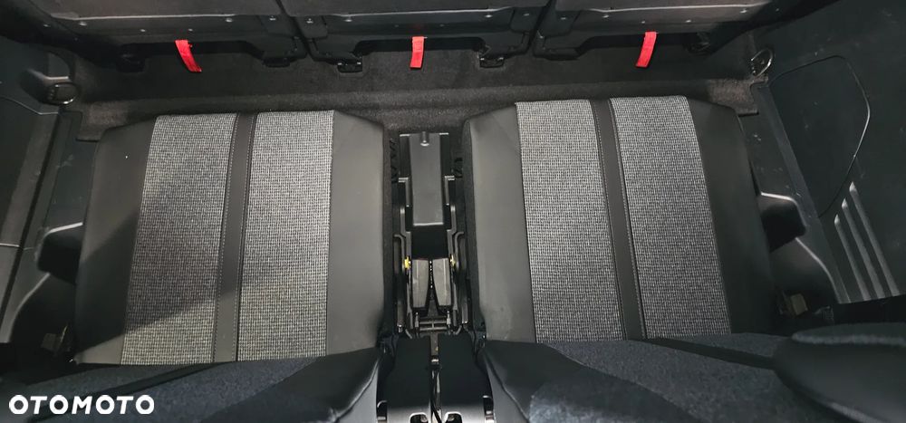 Peugeot 5008 BlueHDI 120 EAT6 Stop & Start Allure - 33