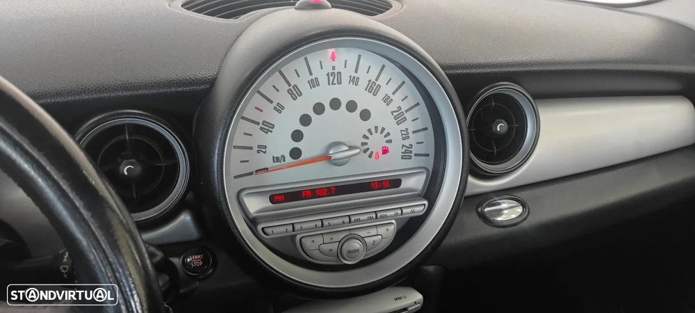MINI 3 Portas Cooper D - 28