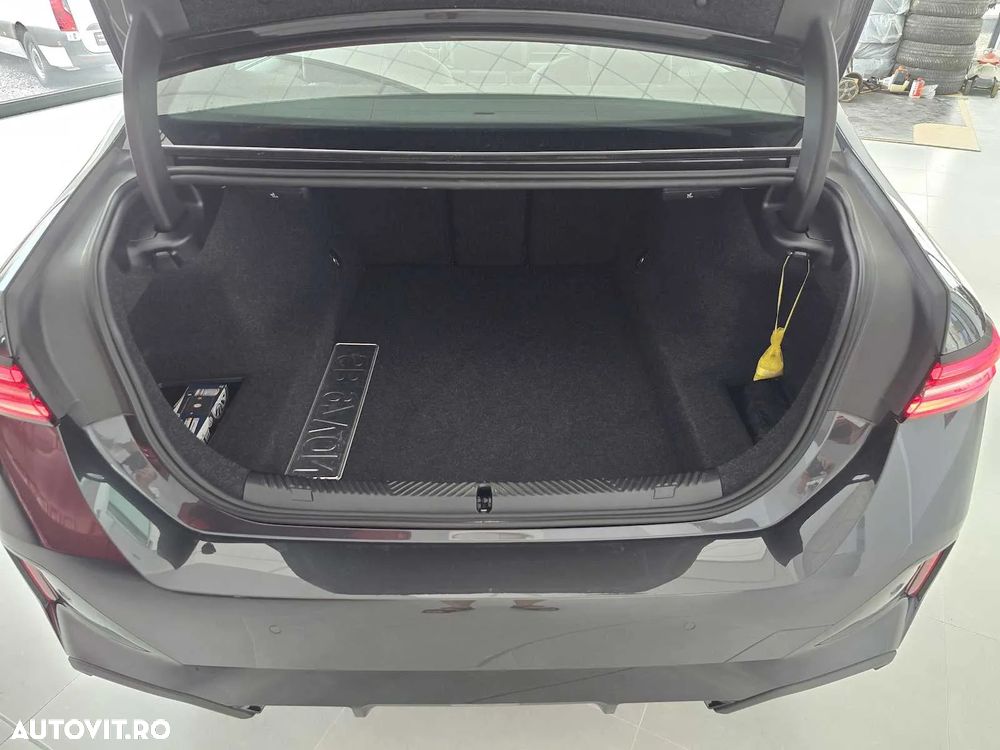 BMW Seria 5 520d AT MHEV - 11