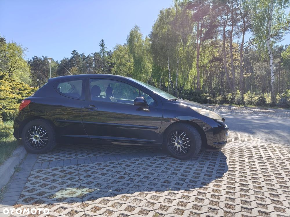 Peugeot 207 - 8