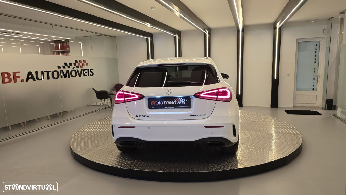 Mercedes-Benz A 250 e AMG Line - 16