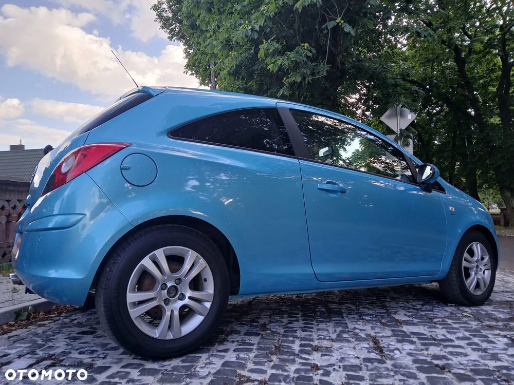 Opel Corsa 1.4 16V Satellite - 24
