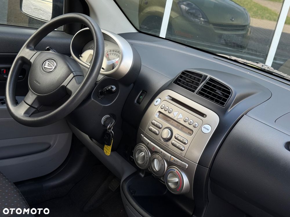 Daihatsu Sirion 1.0 - 21