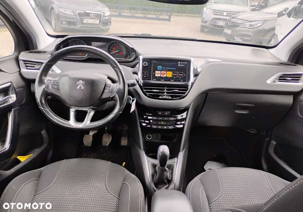 Peugeot 208 - 7